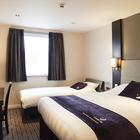 Premier Inn Uttoxeter Esterno foto