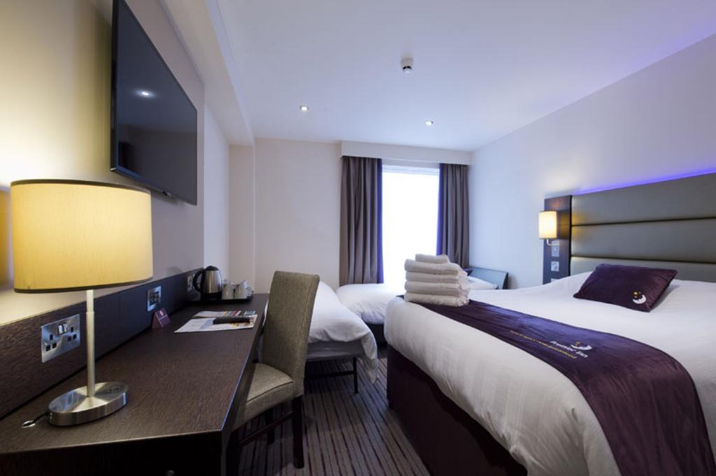 Premier Inn Uttoxeter Esterno foto