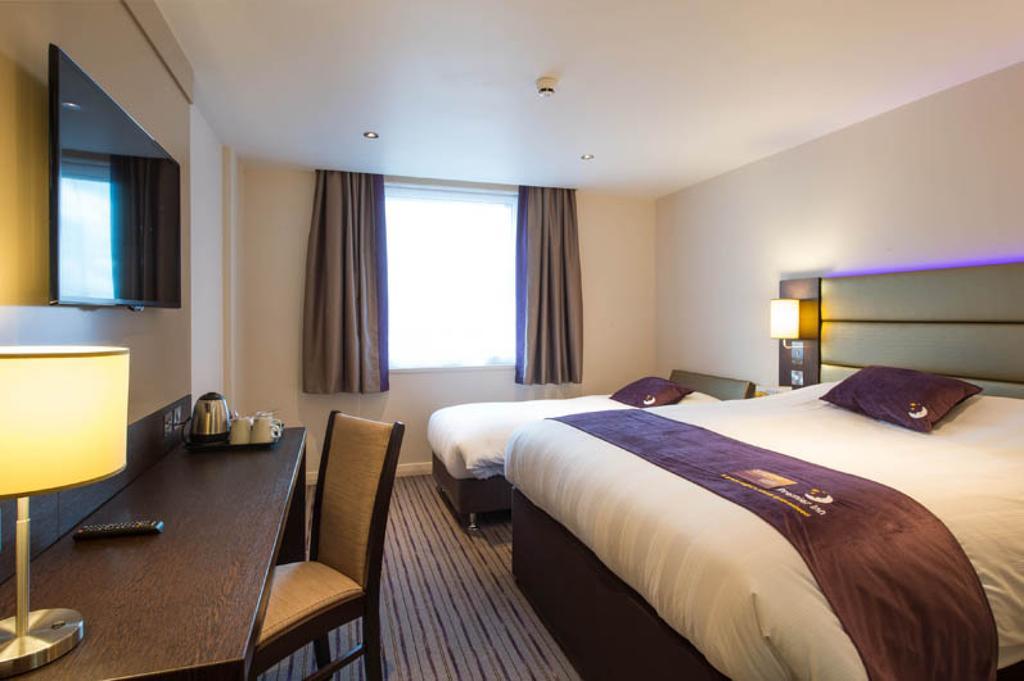 Premier Inn Uttoxeter Esterno foto
