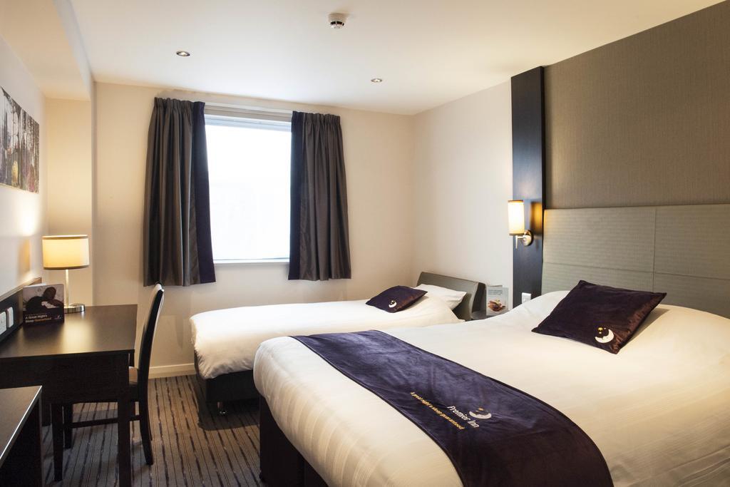 Premier Inn Uttoxeter Esterno foto