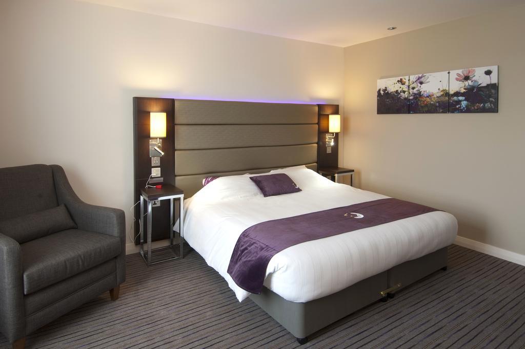 Premier Inn Uttoxeter Esterno foto