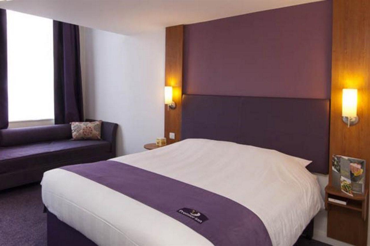 Premier Inn Uttoxeter Esterno foto