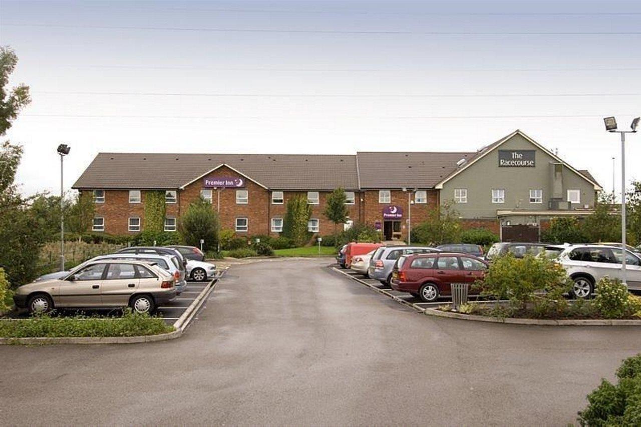 Premier Inn Uttoxeter Esterno foto
